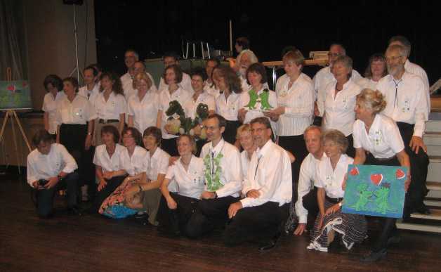 Gruppenbild der Dancing Dragons beim 10 jährigen Jubiläum